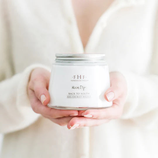 Moon Dip Back to Youth Body Mousse